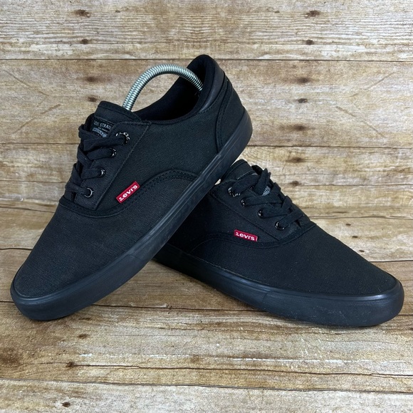 Levi's Other - Levi’s Size 8 Mens Sneakers Low Top Black